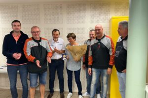 Des fleurs offertes à notre charmante présidente ;)